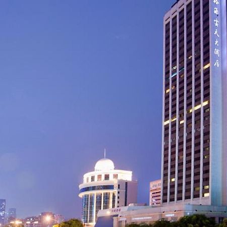 Grand Skylight Hotel Shenzhen: Business Zone Retreat with Perks Exterior photo
