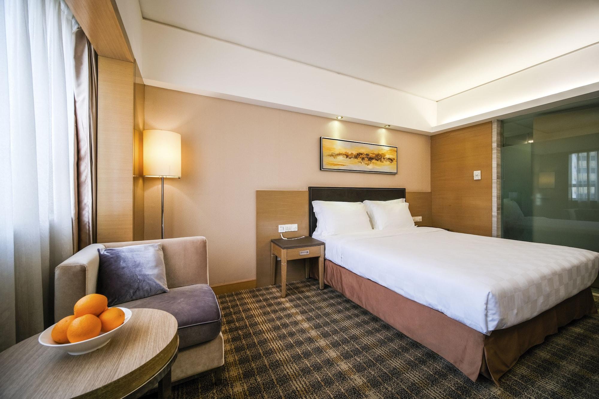 Grand Skylight Hotel Shenzhen: Business Zone Retreat with Perks Exterior photo