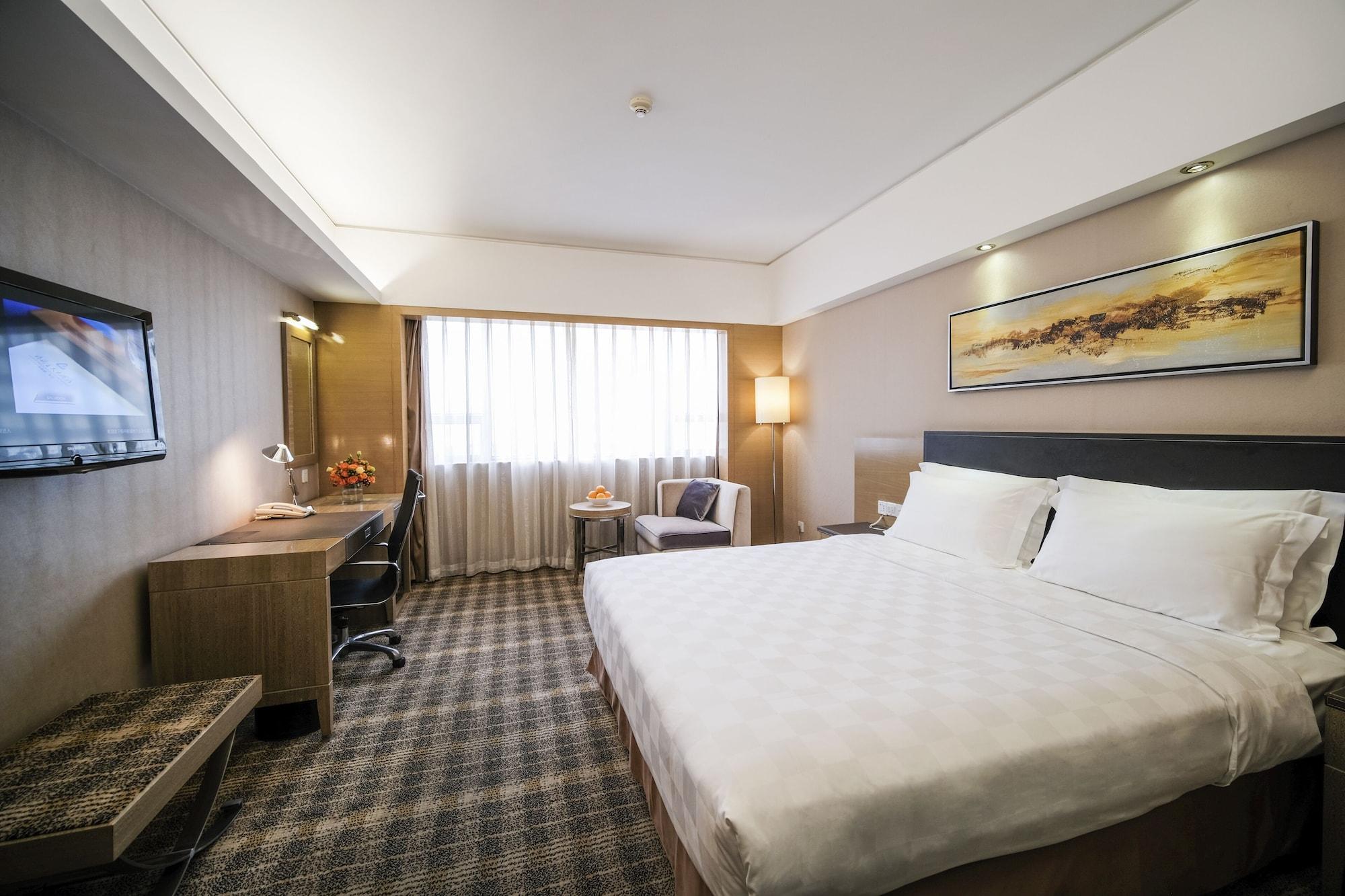 Grand Skylight Hotel Shenzhen: Business Zone Retreat with Perks Exterior photo