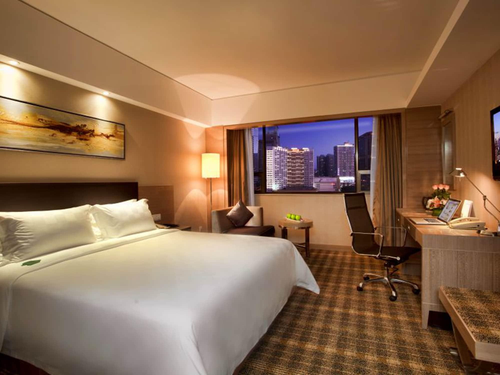 Grand Skylight Hotel Shenzhen: Business Zone Retreat with Perks Exterior photo