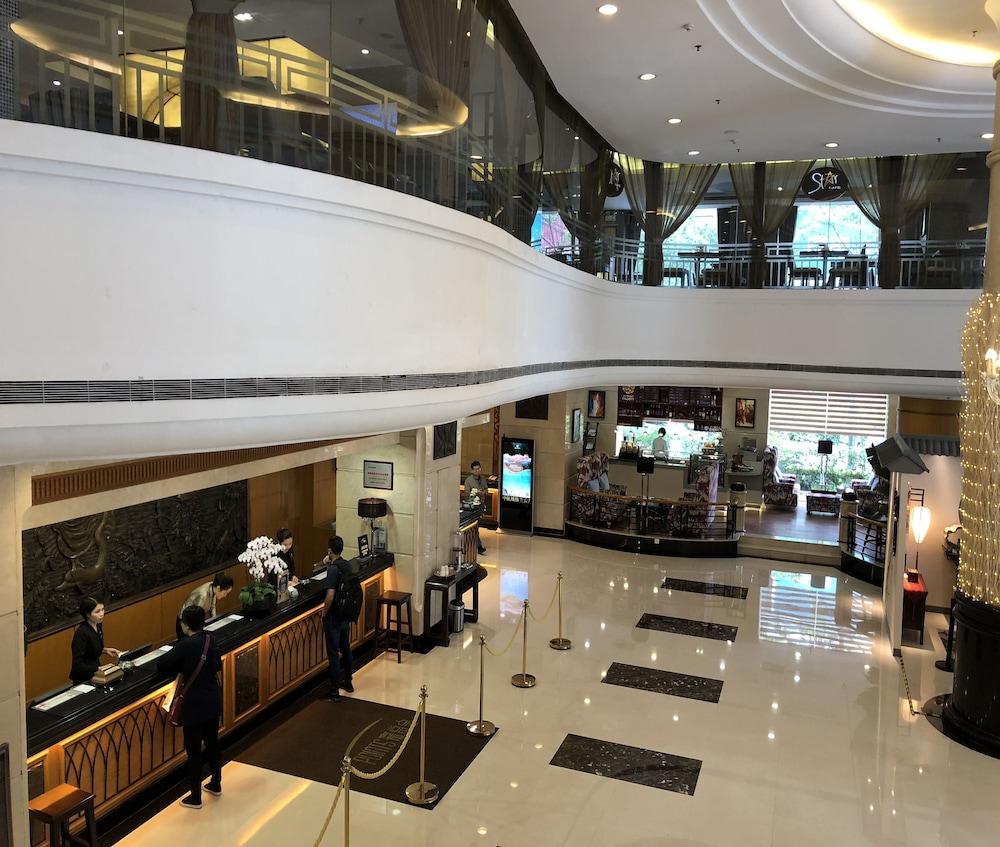 Grand Skylight Hotel Shenzhen: Business Zone Retreat with Perks Exterior photo