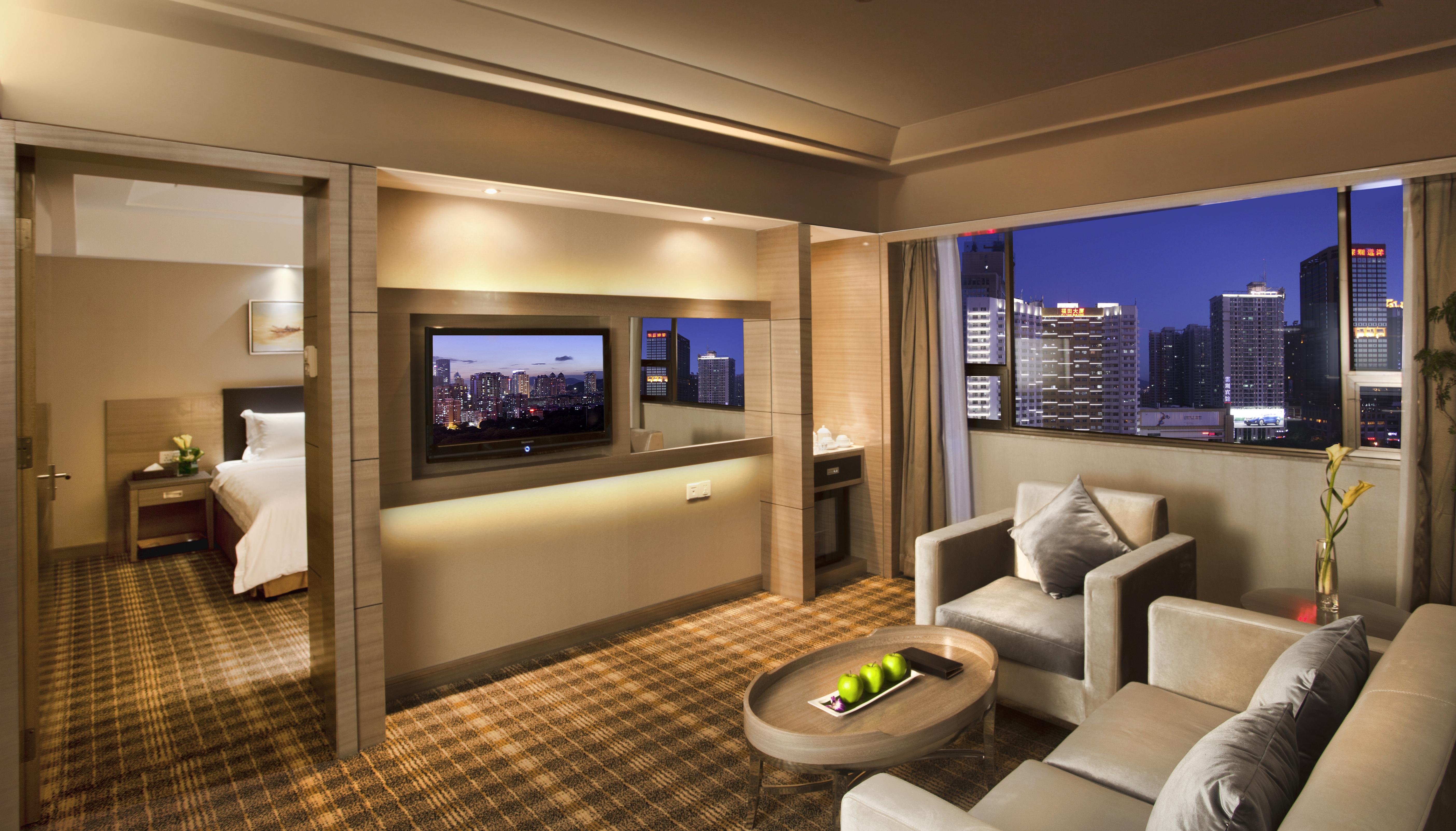 Grand Skylight Hotel Shenzhen: Business Zone Retreat with Perks Room photo