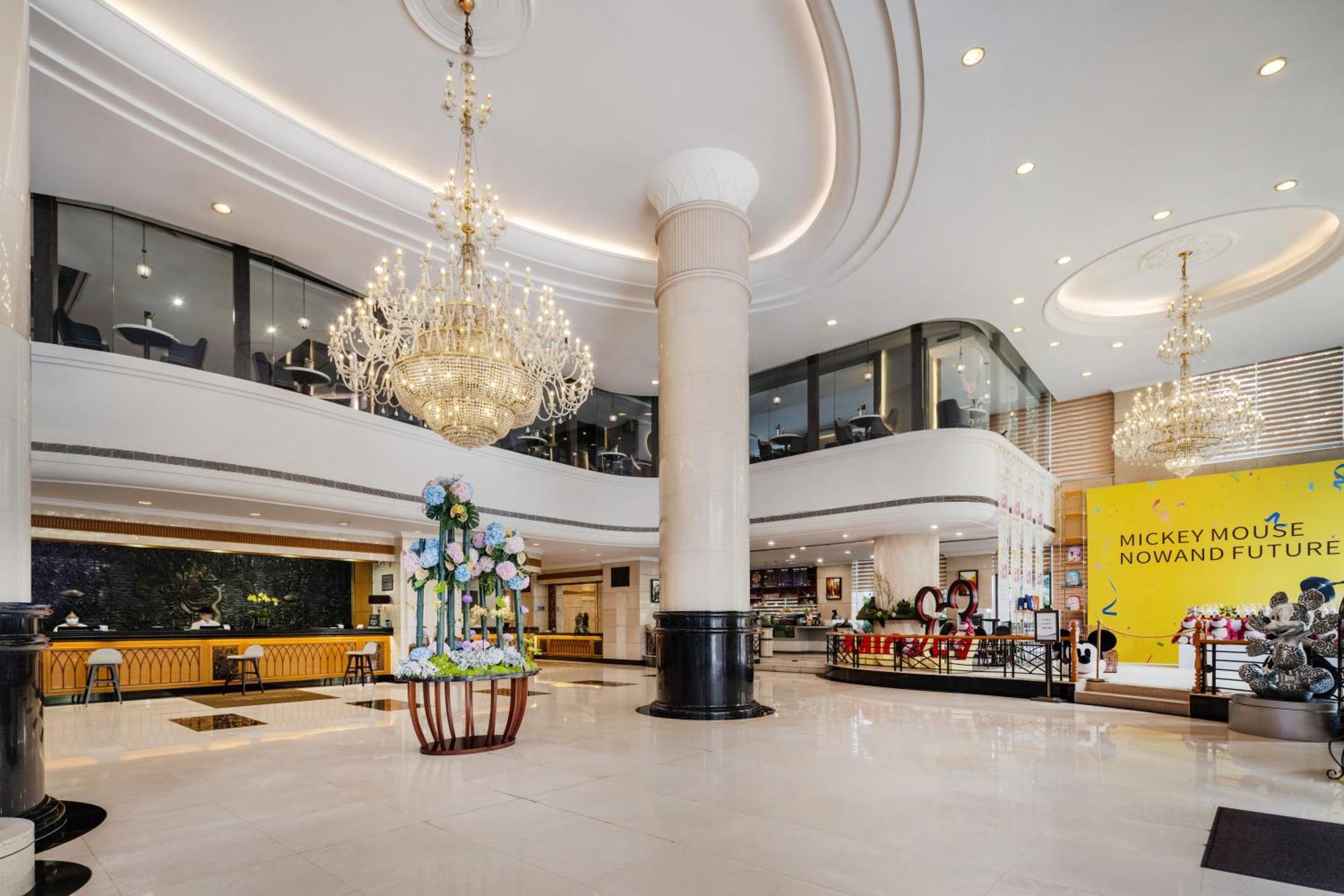 Grand Skylight Hotel Shenzhen: Business Zone Retreat with Perks Exterior photo