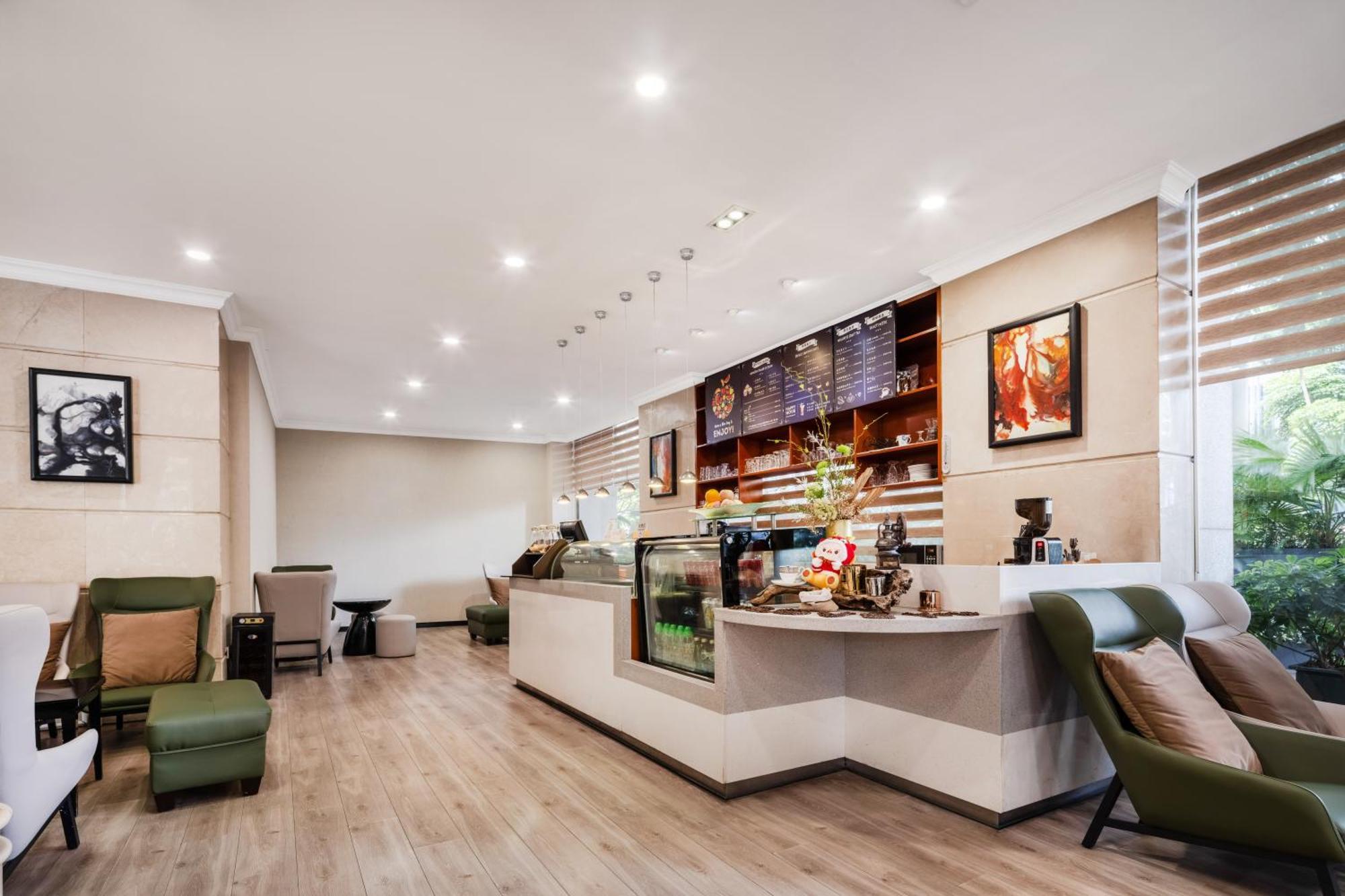 Grand Skylight Hotel Shenzhen: Business Zone Retreat with Perks Exterior photo