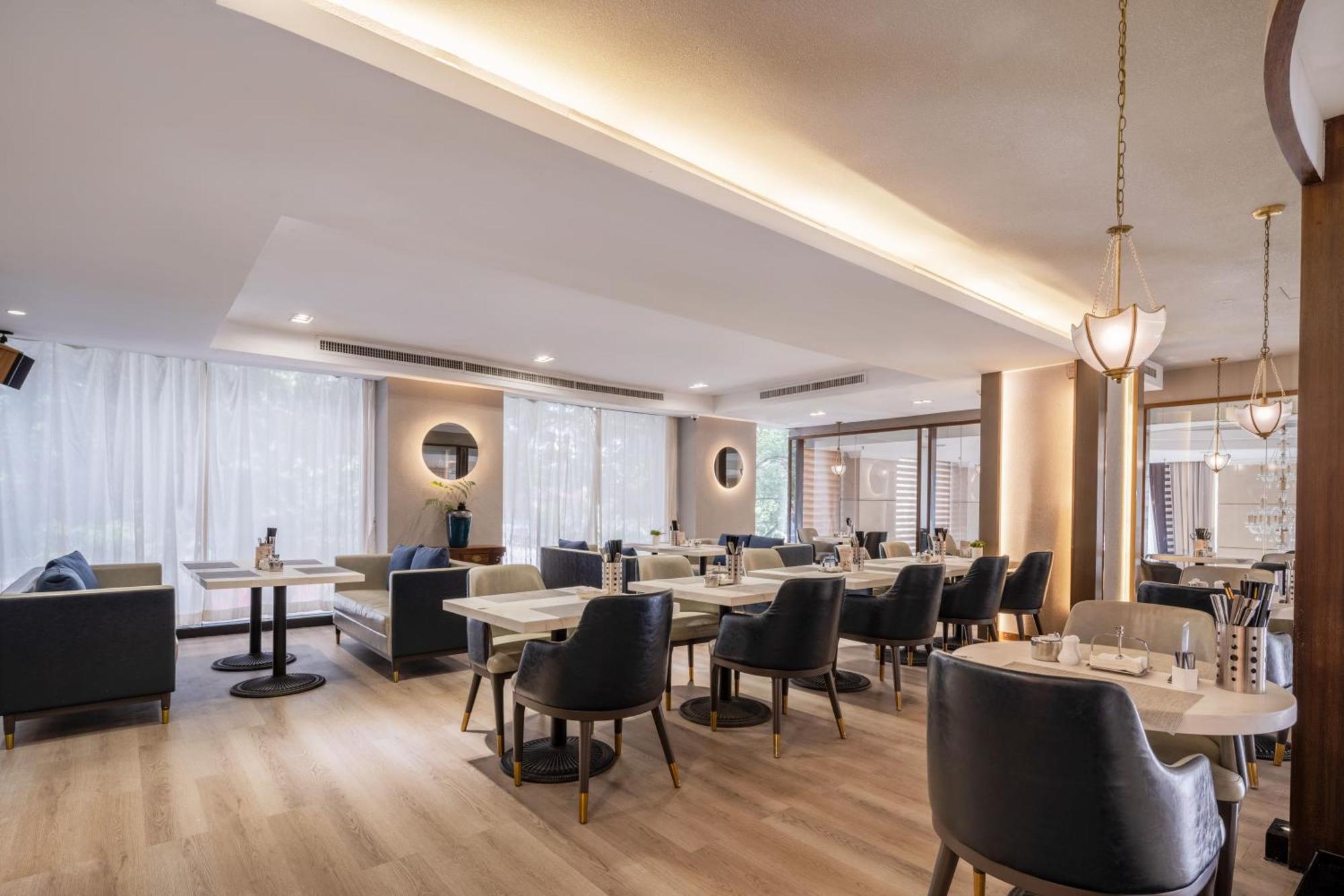 Grand Skylight Hotel Shenzhen: Business Zone Retreat with Perks Exterior photo