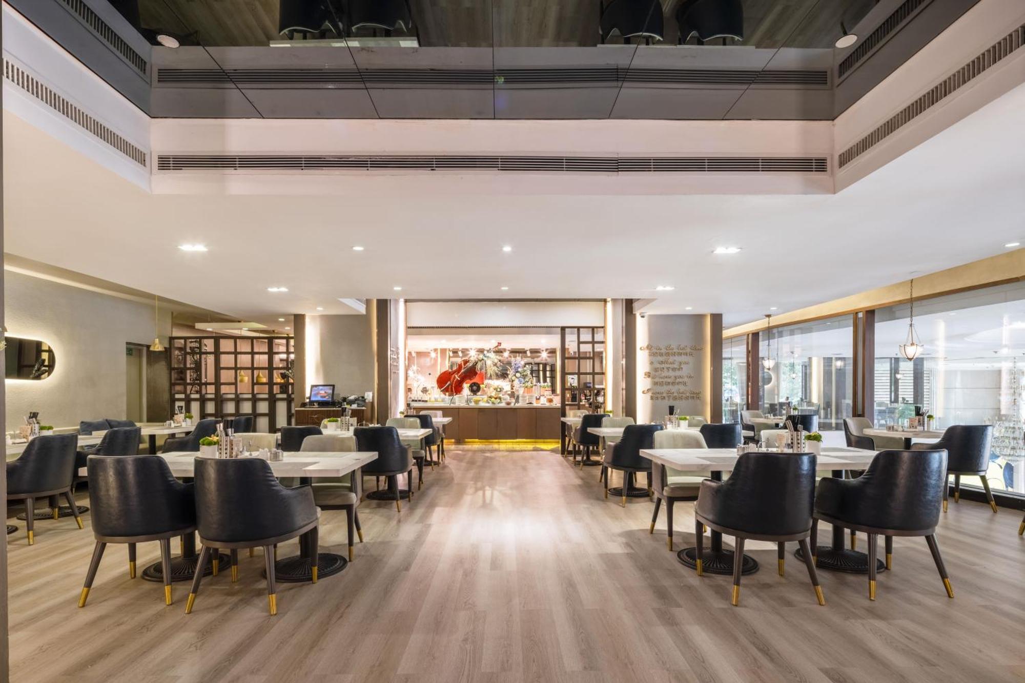Grand Skylight Hotel Shenzhen: Business Zone Retreat with Perks Exterior photo