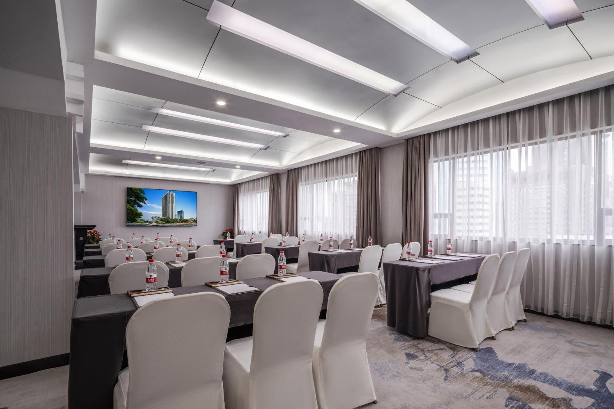 Grand Skylight Hotel Shenzhen: Business Zone Retreat with Perks Exterior photo