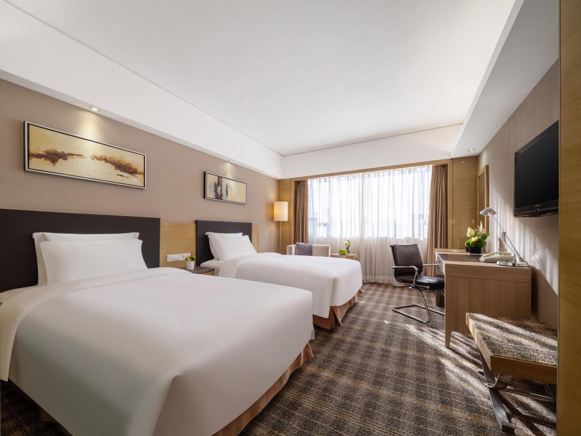 Grand Skylight Hotel Shenzhen: Business Zone Retreat with Perks Exterior photo