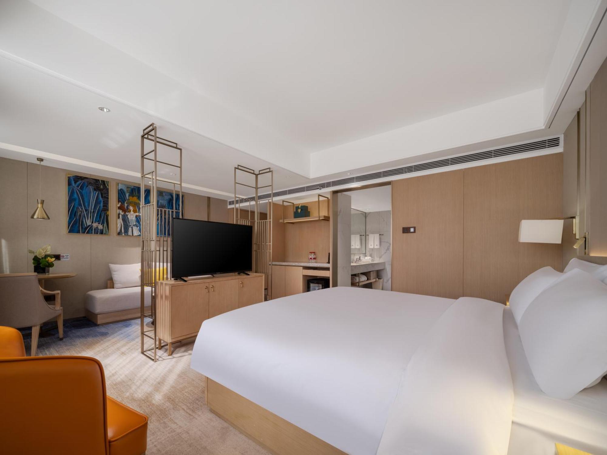 Grand Skylight Hotel Shenzhen: Business Zone Retreat with Perks Exterior photo