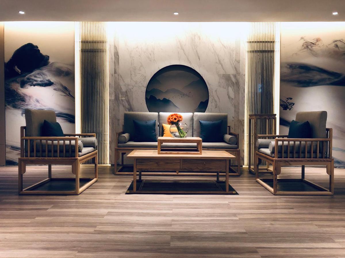 Grand Skylight Hotel Shenzhen: Business Zone Retreat with Perks Exterior photo